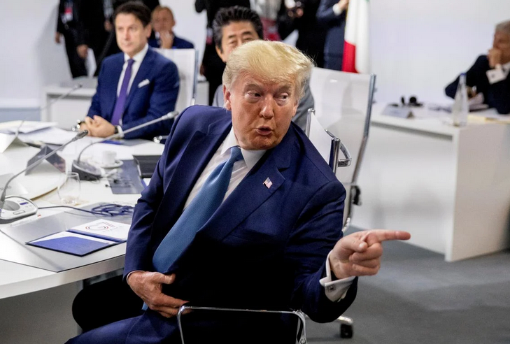 Трамп різко відреагував на чутки про конфлікт з Гегсетом Трамп різко відреагував на чутки про конфлікт з Гегсетом